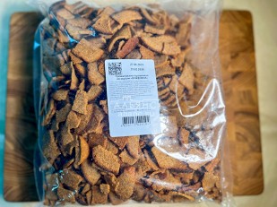 Кальмар кольца (ПУТИНА): Гренки черные со вкусом буженины