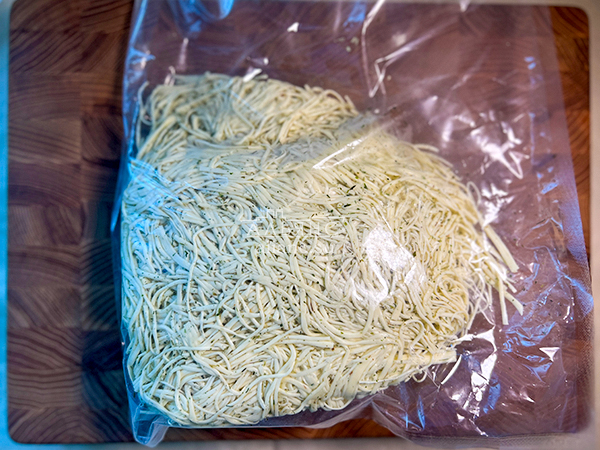 Сырный продукт ФЕРМЕРСКИЙ паутинка  укроп/чеснок в Дзержинске