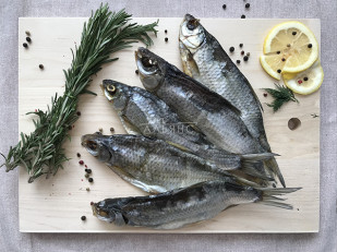 Говядина вяленая (строганина): Вобла вяленая астраханская крупная