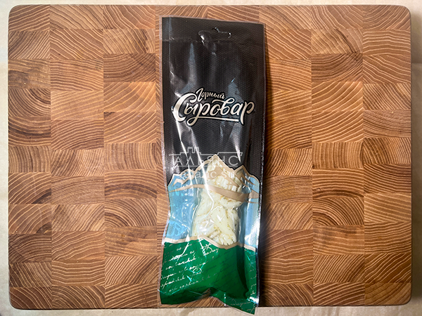 Сыр 100 гр ГОРНЫЙ СЫРОВАР (Косичка с укропом и чесноком) в Дзержинске