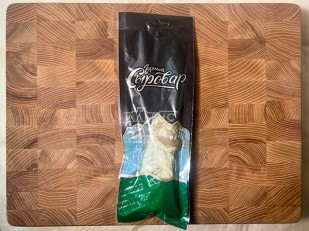 Фрайчизы со вкусом сметана и лук (100 гр.): Сыр 100 гр ГОРНЫЙ СЫРОВАР (Косичка с укропом и чесноком)